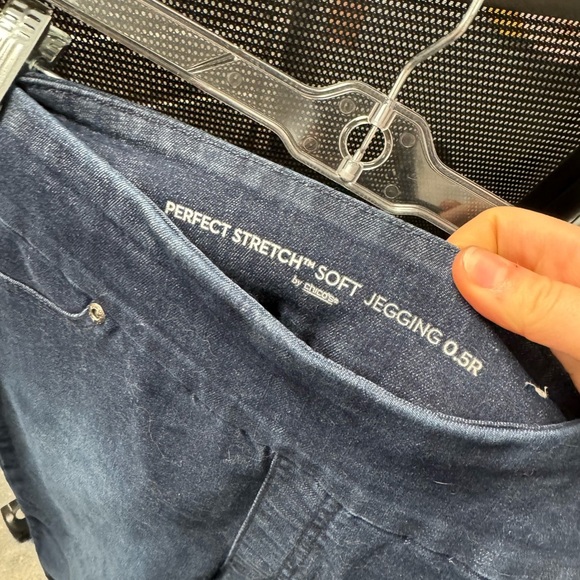 Chico’s jegging size 0.5 (6) // 101626 - Picture 2 of 2